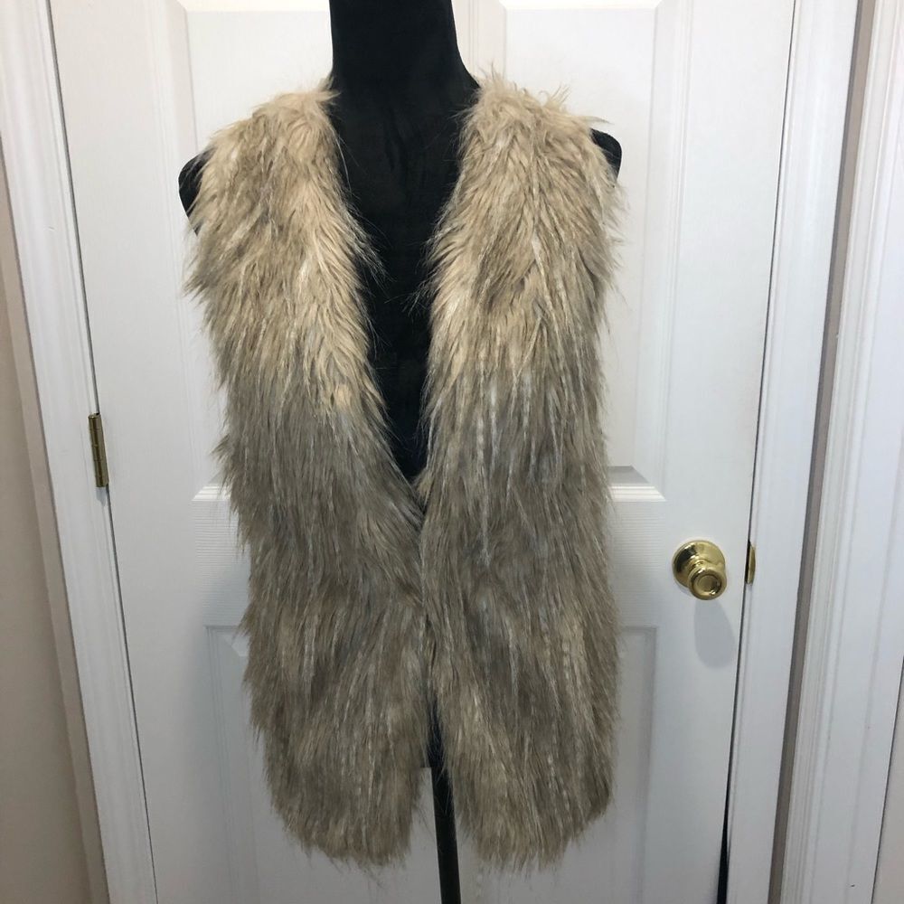 Sebby Collection faux fur vest size medium
